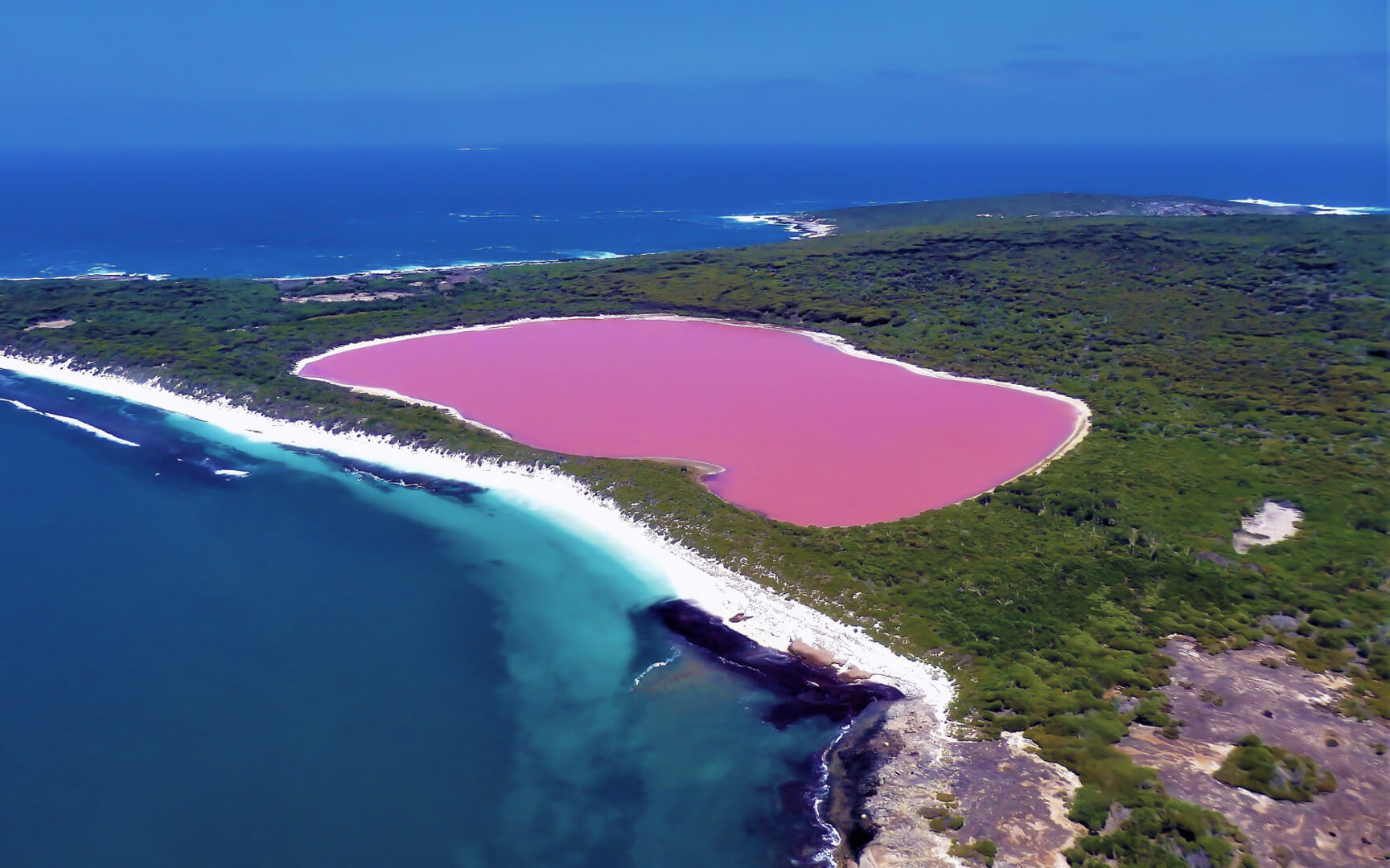Um-lago-rosa-que-a-ciência-não-consegue-explicar