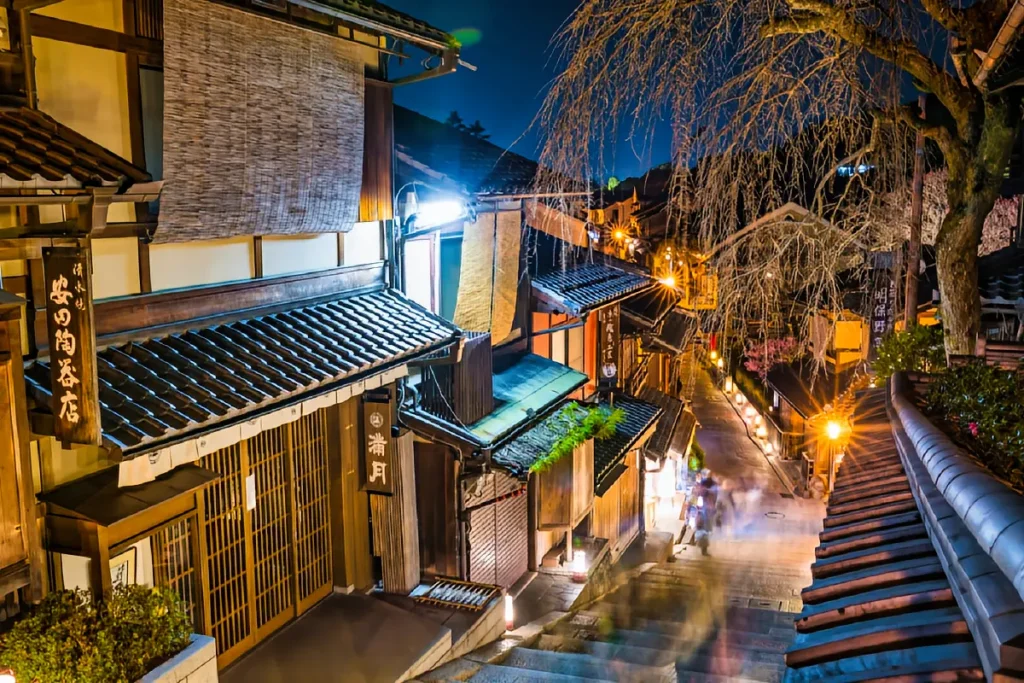 Where Monks and Locals Actually Eat